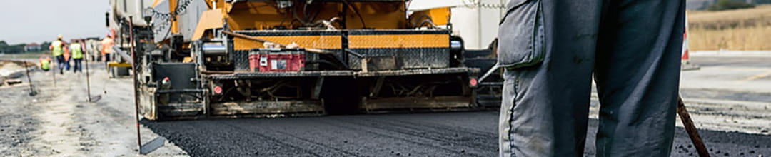 Hydraulic brakes for asphalt machinery